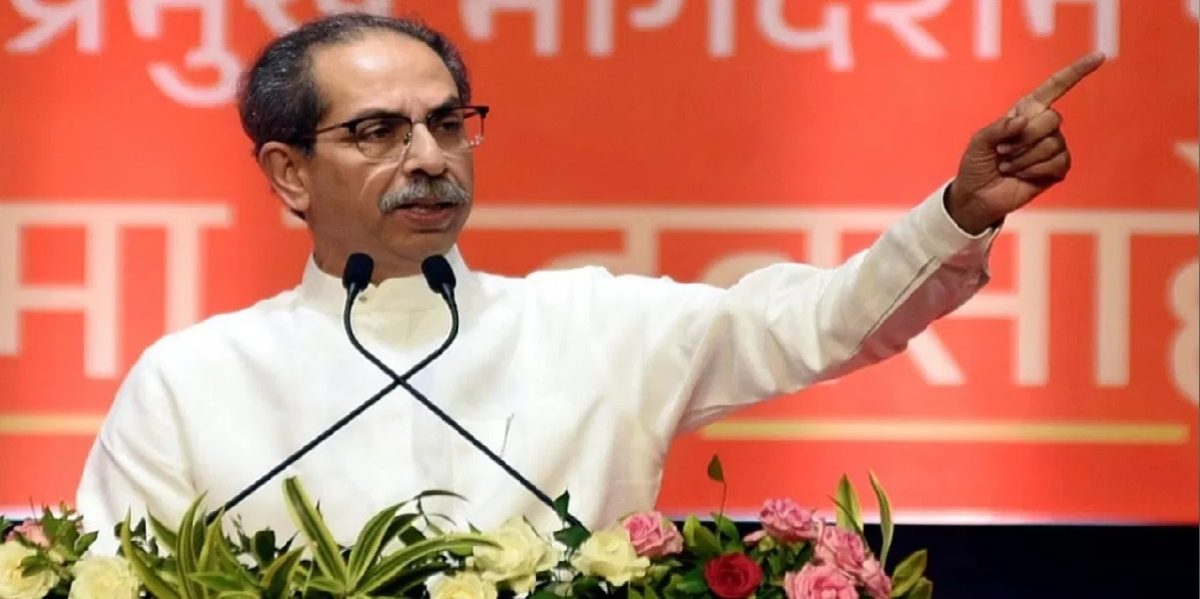 उद्धव ठाकरे ने देवेंद्र फडणवीस पर निशाना साधते हुए कहा- ‘हमारा हिंदुत्व चूल्हे जलाता है, भाजपा राख करती है’