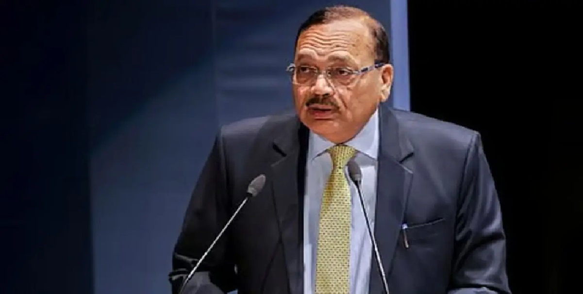 CJI Surya Kant clarifies ‘cockroach’ remark targeted fake degree lawyers only, not youth or unemployed, amid Jantar Mantar CJP protests